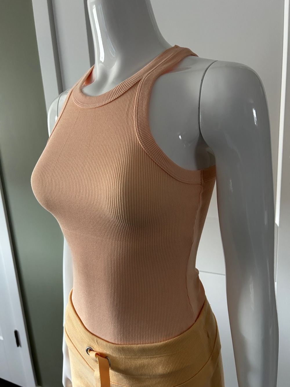 Peach Ribbed Tank Top S | Fitted Stretch Viscose | Capsule Wardrobe Basic - Picture 2 of 9